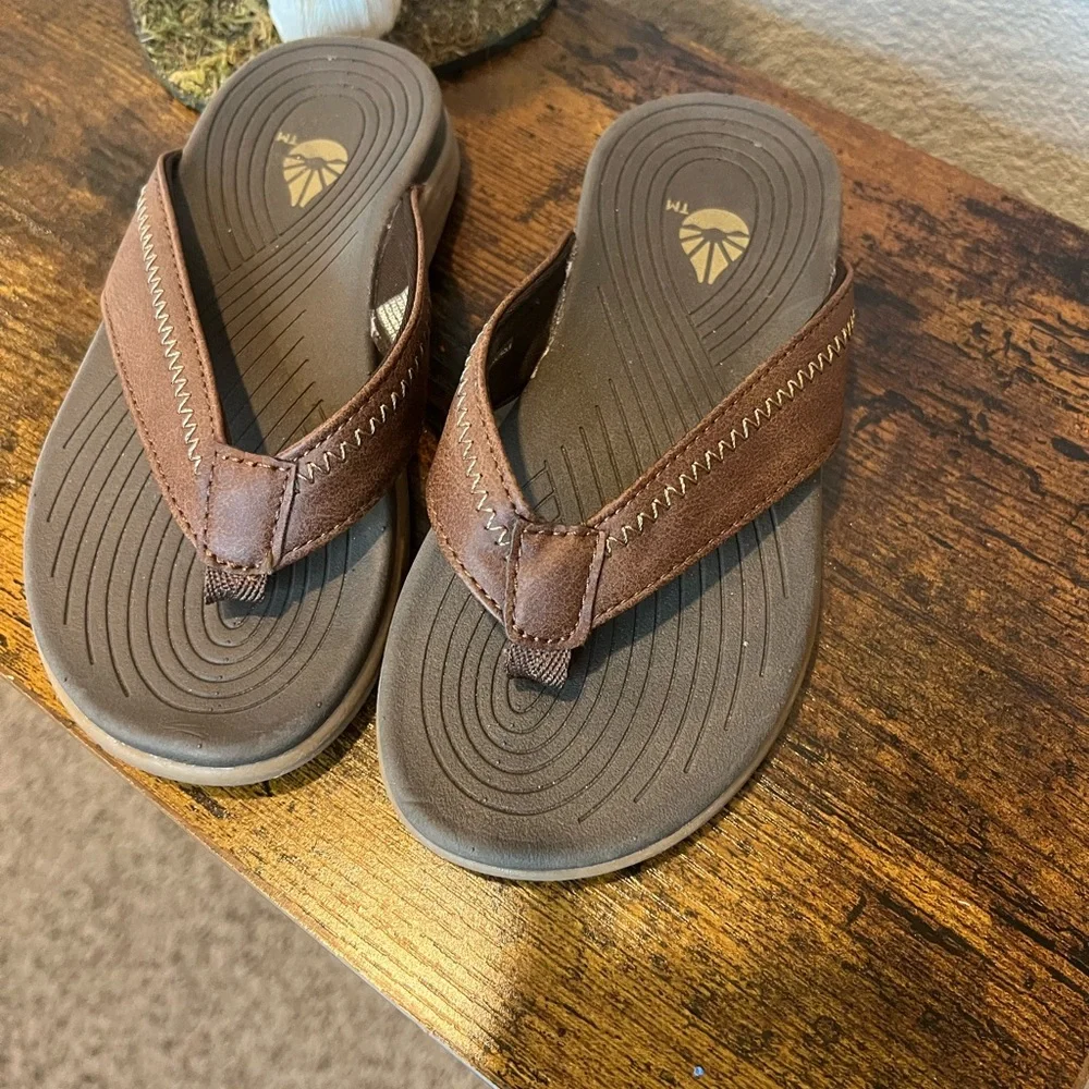 O'Rageous‎ Brown Flip Flop Sandals Boys Sz 11 D Academy Sports